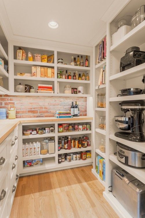 kitchen food storage, kitchen remodeling, walk in pantry